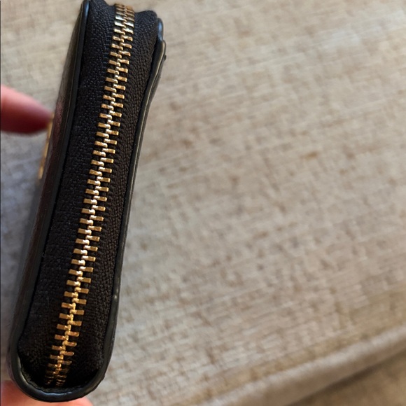 Tory Burch Black Wallet with Gold Logo - Picture 7 of 8